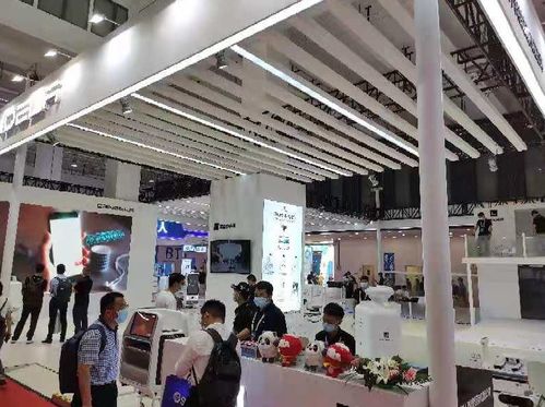 坎德拉科技分體式機器人亮相機器人大會 以創(chuàng)新設計開啟智慧生活新篇章